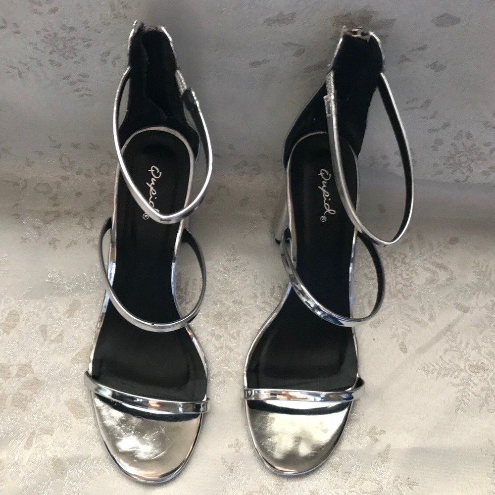 Quipid strappy heels